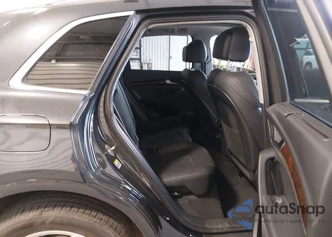 2018 Audi Q5 2.0T Premium/2.0T Tech Premium z USA, uszkodzony, nr VIN WA1BNAFY0J2064973